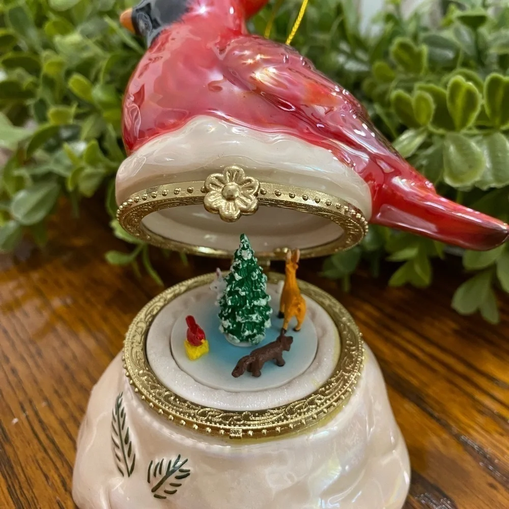 Mr. Christmas Musical Cardinal Hinged‎ Trinket/Music Box 4.5